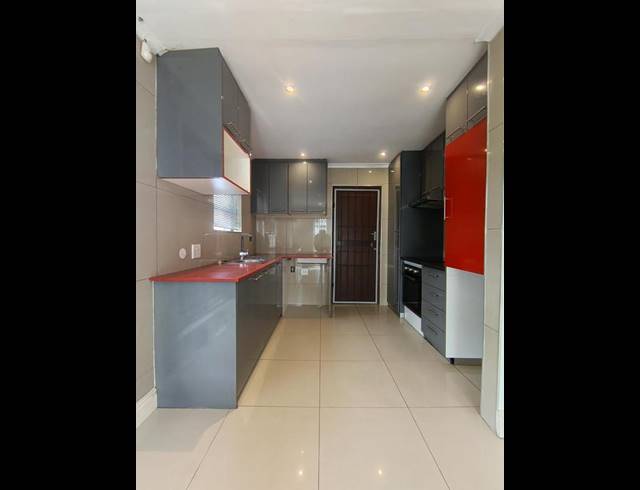 2 BEDROOM HOUSE FOR SALE IN PROTEA VILLAGE